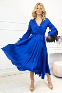 Sukienki - Niebieska satynowa sukienka midi elsa