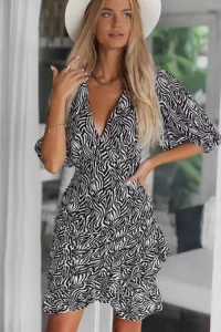 Sukienki - Czarna sukienka mini adrienne zebra