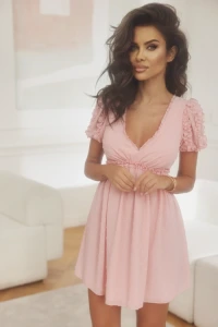 Lou.pl - Xenia - romantyczna mini sukienka w pudrowym różu