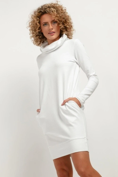 Sukienka dresowa z kominem biała te376