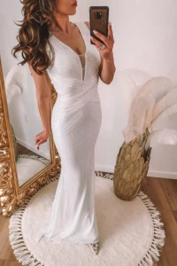 Suknie ślubne - Cekinowa sukienka maxi na szerokich ramiączkach biała