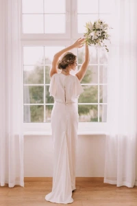 Suknie ślubne - Minimalistyczna suknia ślubna