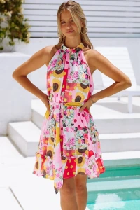 Butik-fashion - Wzorzysta sukienka z ozdobnym paskiem rodos