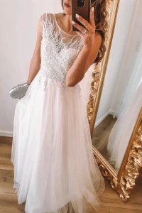 Suknie ślubne - Biała sukienka tiulowa z cyrkoniami