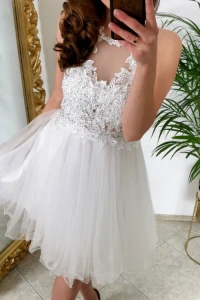 Suknie ślubne - Biała sukienka tiulowa z haftowaną górą