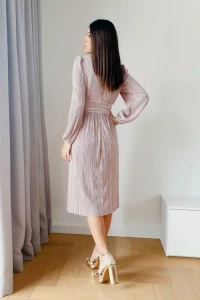Sukienki - Sukienka z karbowanego materiału