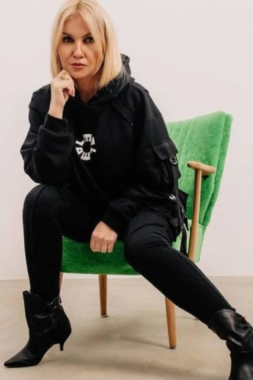 Czarna bluza z kapturem surowe cięcia przeszycia lemonada