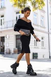 Yups.pl - Czarna sukienka swetrowa z kopertowym dekoltem cocomore