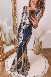 Sukienki - Granatowa syrenka ze złotym wzorem i długim rękawem