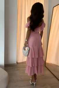 Sukienki - Lucette - różowa sukienka maxi z hiszpańskim dekoltem