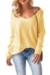 Swetry - Mikos luźny sweter damski w serek z dużym dekoltem w kształcie litery v 694 - żółty