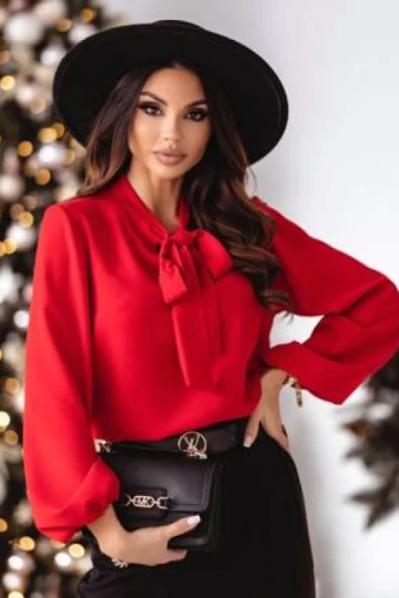 Czerwona gładka bluzka damska ze ściągaczem przy rękawie i wiązaniem przy szyi BOW