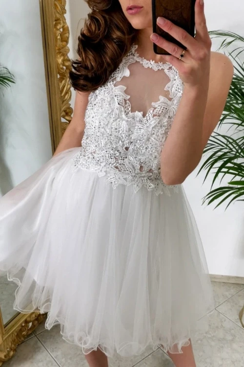 Biała sukienka tiulowa z haftowaną górą