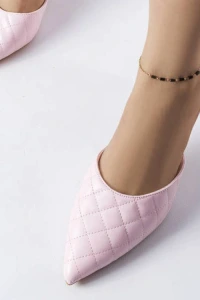 Klapki - Różowe pikowane klapki na szpilce lambert