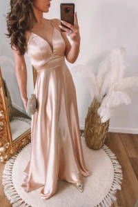 Sukienki - Złota sukienka satynowa na cienkich ramiączkach