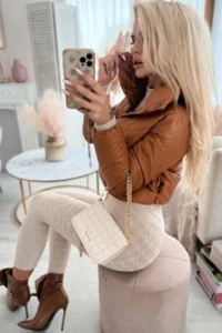 Charlottefashion.pl - Kurtka bomberka pikowana z ekoskry karmelowa krtka w326