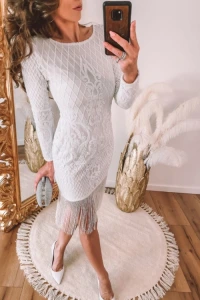 Suknie ślubne - Biała sukienka mini z frędzlami i długim rękawem