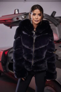 Sheila.pl - Kurtka z eko futra czarna z kapturem