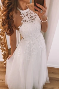 Lilith-sklep.pl - Tiulowa sukienka maxi z haftowaną górą, biała