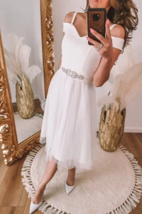 Sukienki - Rozkloszowana sukienka midi z opadającymi rękawkami, biała