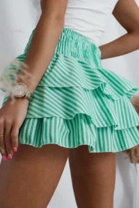 Spódnice - Spódniczka mini z falbaną w zielone paski