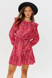 Sukienki - Krótka sukienka z falbanką rosy blush