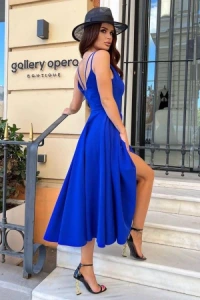 Sukienki - Niebieska rozkloszowana sukienka midi amaris