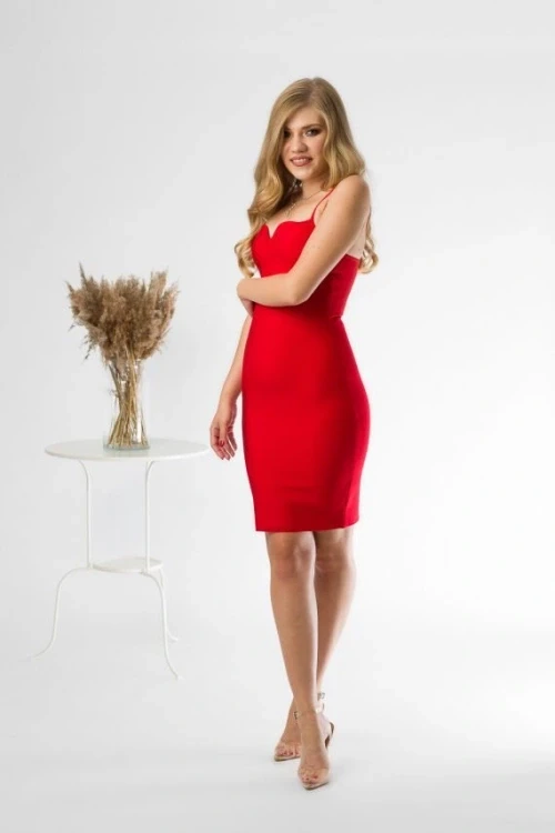 Rose Czerwona dopasowana sukienka