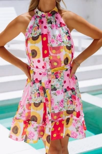 Butik-fashion - Wzorzysta sukienka z ozdobnym paskiem rodos