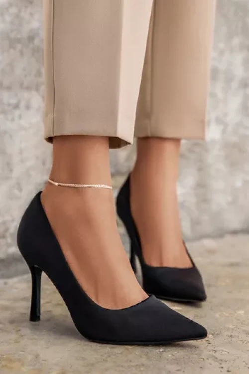 Czarne szpilki na obcasie glam mood