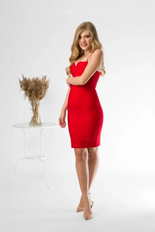 Outlet // rose czerwona dopasowana sukienka