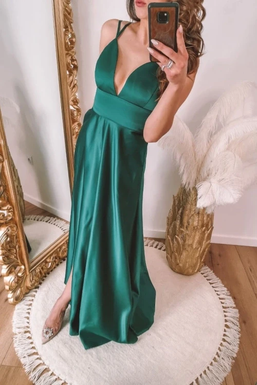 Zielona sukienka satynowa z kieszeniami