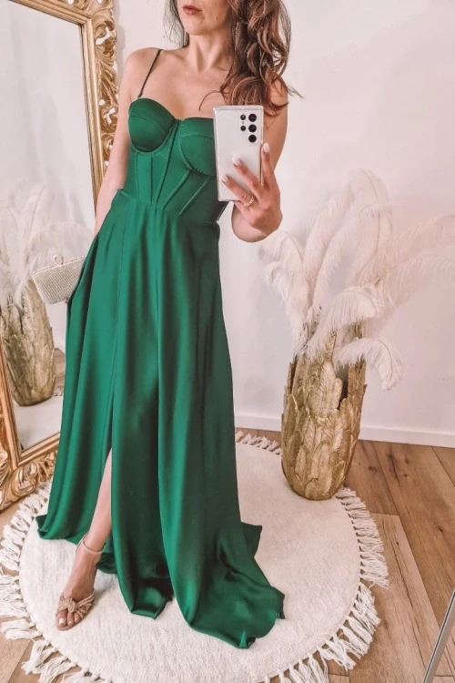 Zielona sukienka satynowa z gorsetową górą