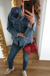 Lilith-sklep.pl - Kurtka jeansowa z biżuteryjną aplikacją