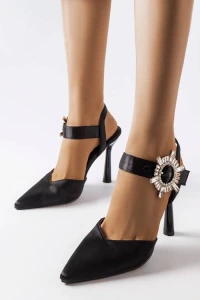 Gemre - Czarne satynowe sandały na szpilce linda