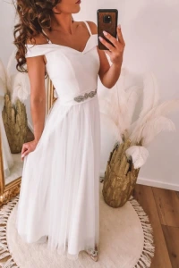 Sukienki - Rozkloszowana sukienka maxi z opadającymi rękawkami, biała