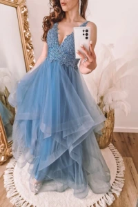 Sukienki - Niebieska sukienka maxi z asymetrycznym dołem